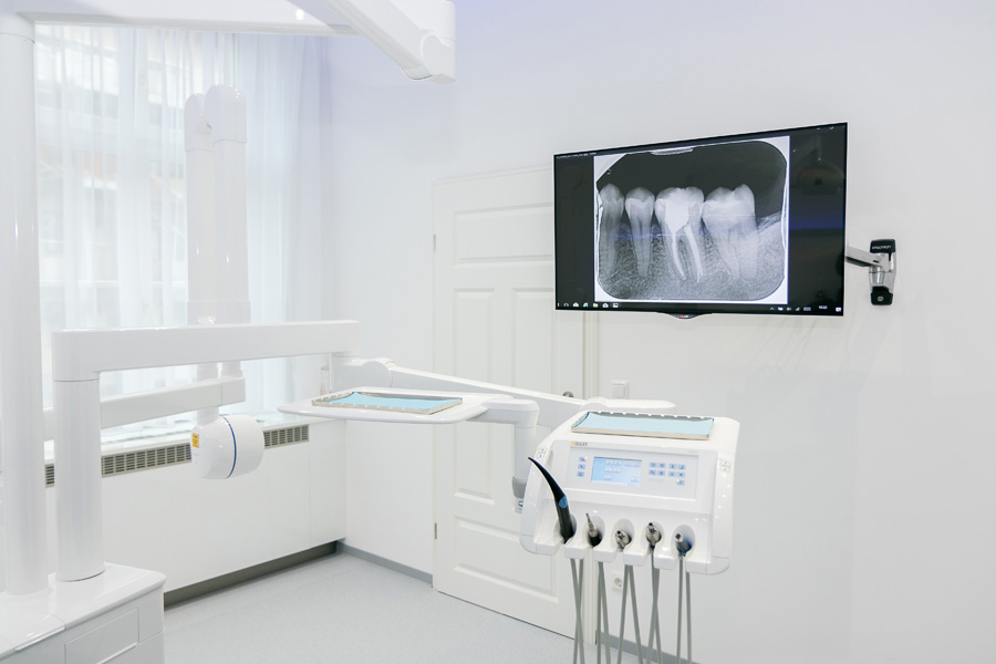 Monitor zur Wurzelkanalbehandlung - Zahnarzt Brandenburg an der Havel